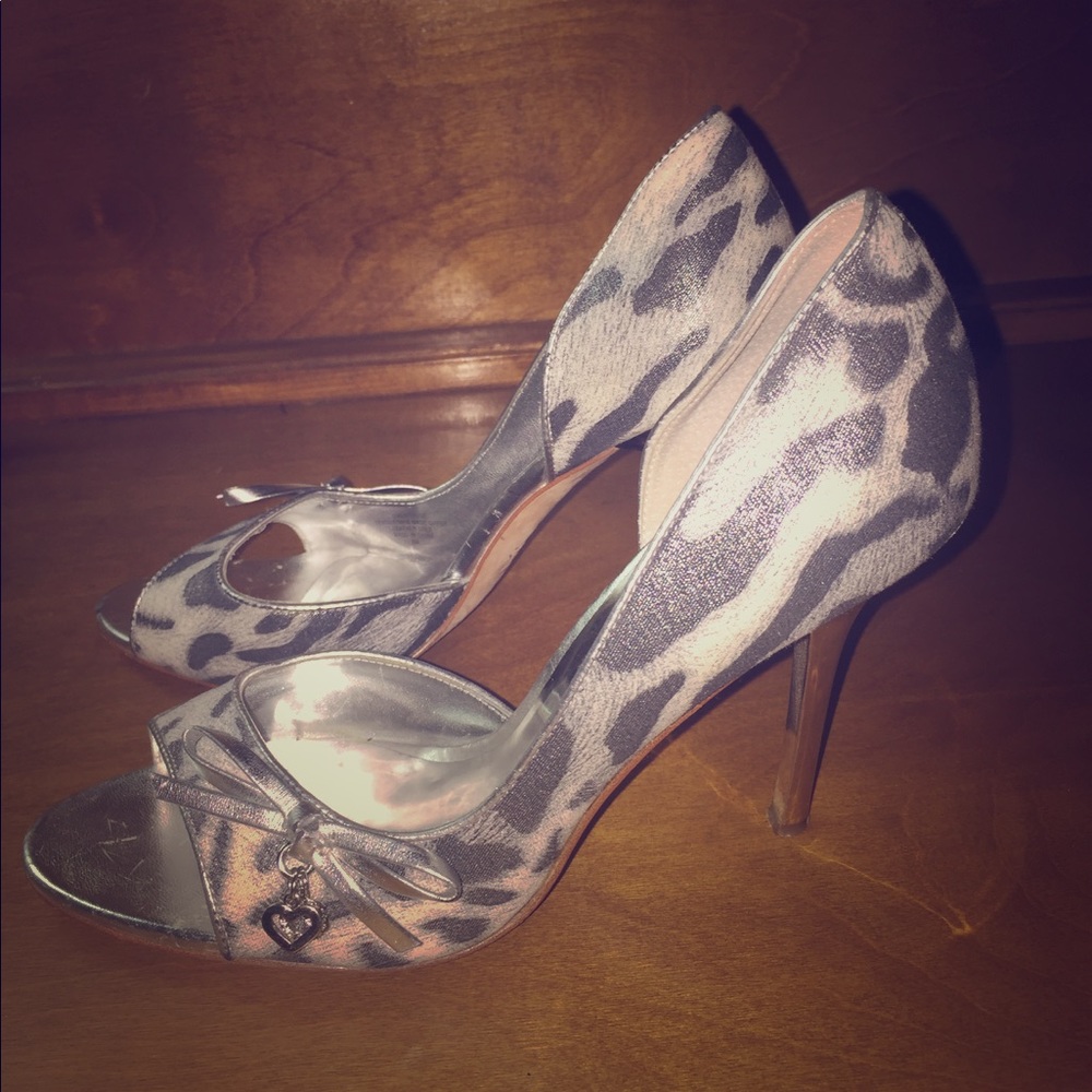 Guess by MarcoCiano open toe silver/grey pumps